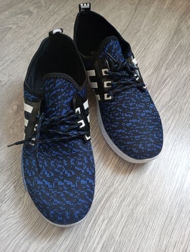 женские кроссовки mizuno: 1ci kişi ayaqqabısı 42razmerle de gedir, 2ci qara 44 razmer — 5