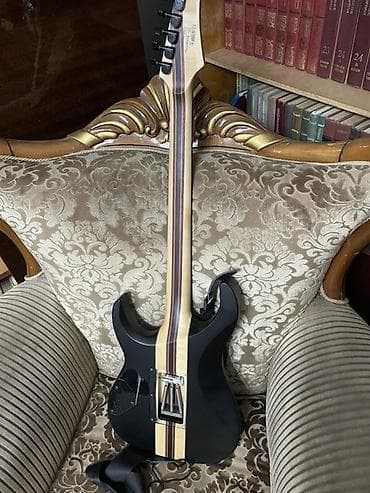 gitara tornada: Salam. Cort x500 menace gitara satılır. Gitarada bir cızıq belə — 3