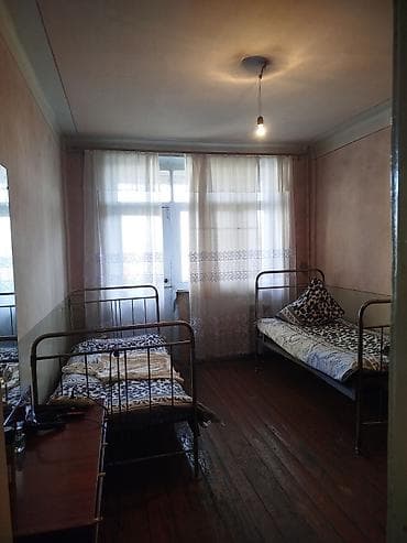 binədə ev: Mənzil satılır. Bina leninqrad proyekti di. Mənzil təmirsiz di, ancaq — 2