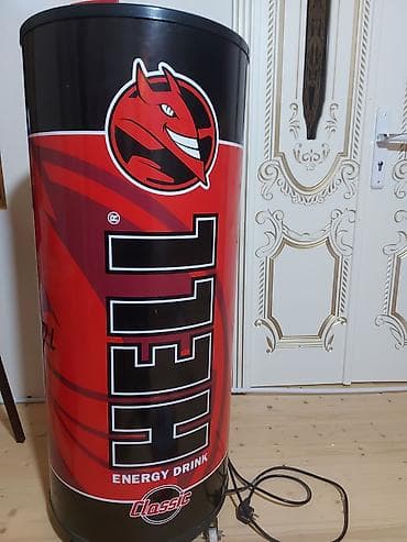 bar vitrini: HELL Energy Drink brendli vitrini soyuducu - Dairəvi dizayn — 1