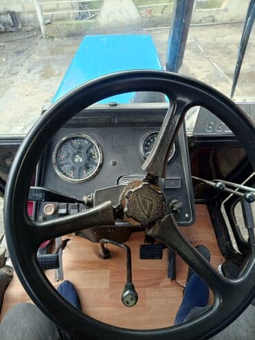 Honda: Belarus MTZ traktoru - Marka/model: Belarus (MTZ), kabinəli - Rəng — 7