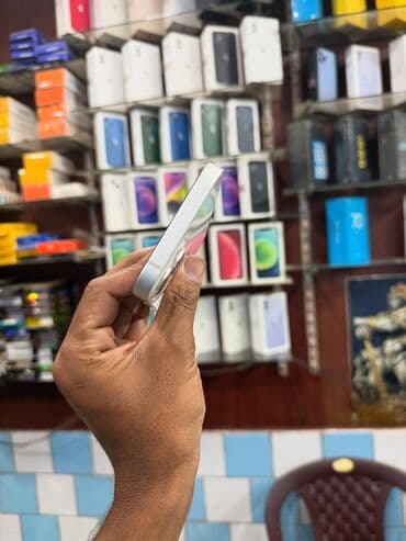 3 kameralı videoregistrator: IPhone 13, 128 GB, Ağ, Face ID — 7