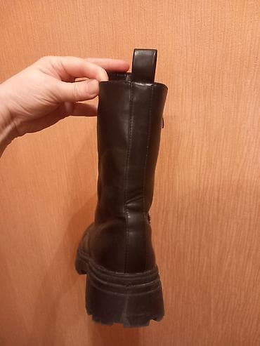 qadın sapaşkiləri: Qadın üçün şnürlü qara çəkmə 37-38 razmer teze kimi - Stil — 4