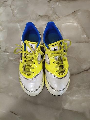 adıdas: Butslar Adidas — 1