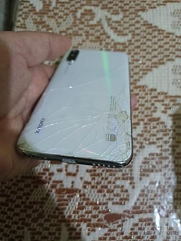 Xiaomi Mi A3, 64 GB, rəng - Ağ, 
 Qırıq — 3