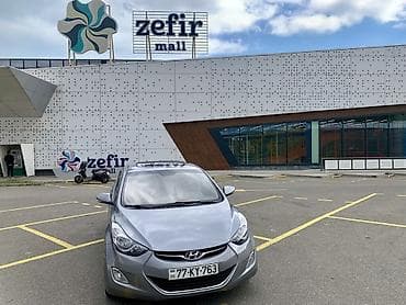 c 280: Hyundai Elantra: 1.8 l | 2011 il Sedan — 5