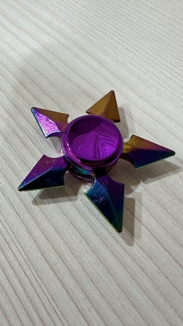 Metal fidget spinner – 4 uclu, çoxrəngli (mavi-bənövşəyi-yaşıl-qızılı