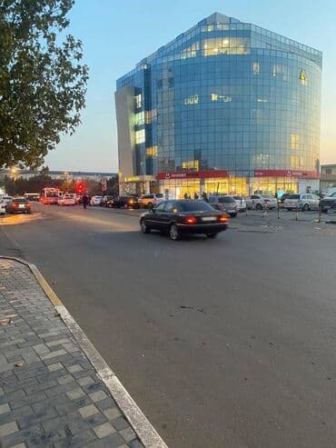 недвижимость в азербайджане купить: Sumqayıtda, Sülh Plazanın yaxınlığında 920 kvadrat sahəni əhatə edən — 12