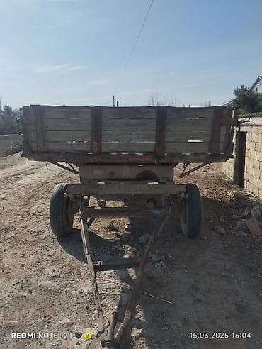 Avadanlığın icarəsi: Mavi rəngli kənd təsərrüfatı traktoru - Kabinli konstruksiya: tam — 8