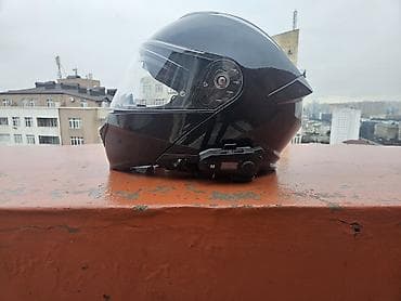 idman kaskası: Motodəbilər üçün tam üzlü (full-face) qara dəbilqə Xüsusiyyətlər: - — 2