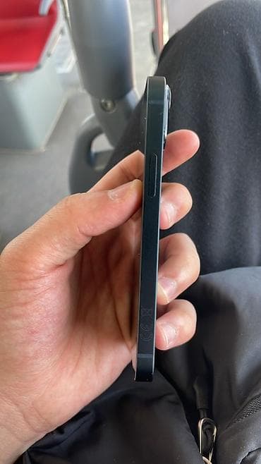 ipad mini 2: IPhone 13, Mavi, Face ID — 4