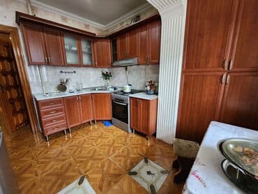 kirayə evlər içəri şəhər: Şəhərin mərkəzində, Heydər Əliyev Mərkəzi ilə üzbəüz yerləşən bu geniş — 6