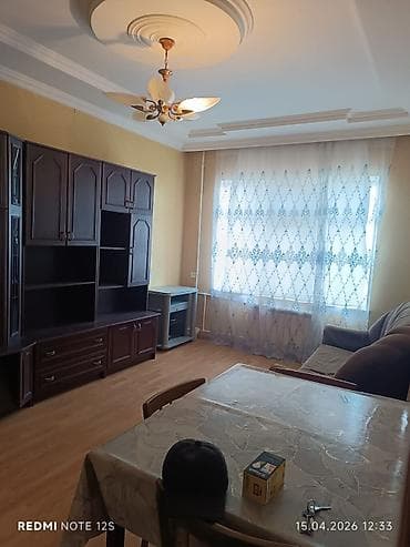 ev ehmedli: Vasitəçi Ofis 
Əşyalar ilə birgə — 1