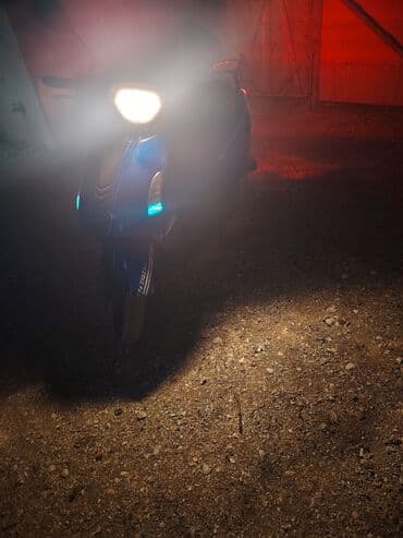 turbo moped: Mavi rəngli şəhər skuter/moped - Rəng: parlaq mavi, yanlarda “Zigzag” — 7