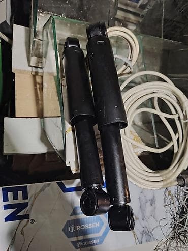 3 korpus kotan: Sağ ön, Sol ön, Mercedes-Benz, 2010 il, İşlənmiş — 3