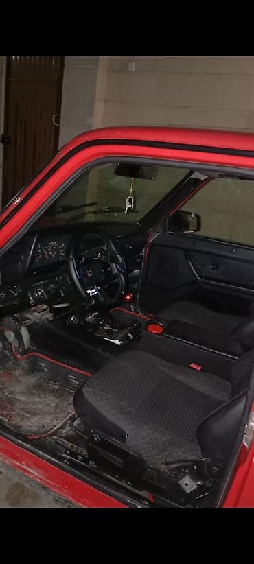lada 09: LADA Niva (VAZ 2121) – parlaq qırmızı rəngdə şəhər və off-road üçün — 7