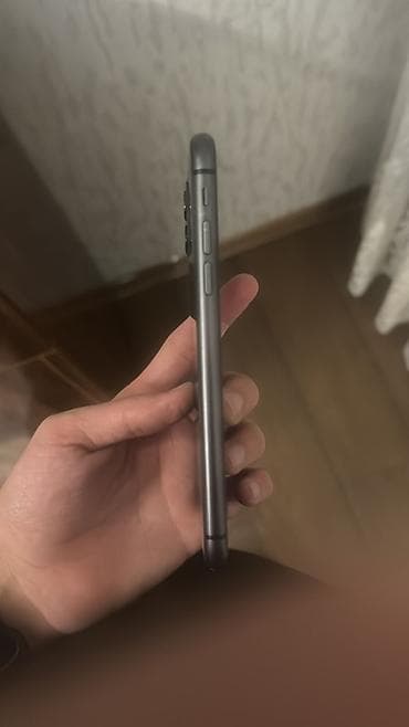 iphone 13 mini irşad: IPhone 11, Qara, Face ID — 4