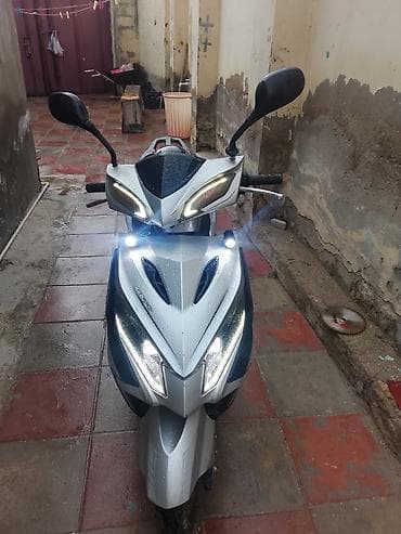 motosikler: Skuter – şəhər içi rahat və sərfəli hərəkət üçün Xüsusiyyətlər: - — 4