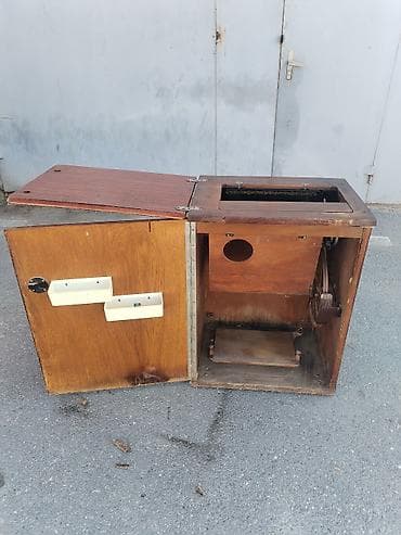 İncəsənət və kolleksiyalar: Mexaniki tikiş maşını və inteqrə olunmuş taxta stol - Klassik, ayaq — 4