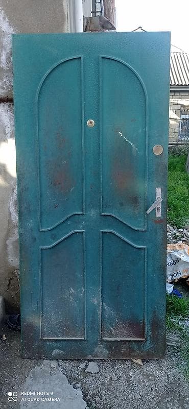 şef qapi: 5 ədəd üstən çıxma taxta qapılar satılır yaxşı vəziyyətdədir 2.15/90 — 7