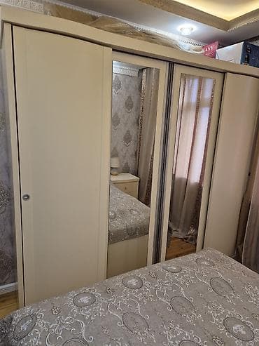mdf metbex mebelleri: İşlənmiş, 4 qapılı, Güzgülü, Bej, Digər material, Kupe, Düz dolab — 1