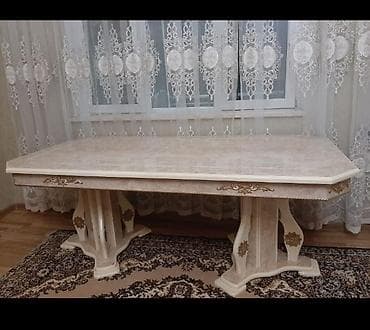 nerj stol: Masa satilir. Agir ve keyfiyetlidendi. *Qiymeti 220 Azn.* Unvan qobu — 1