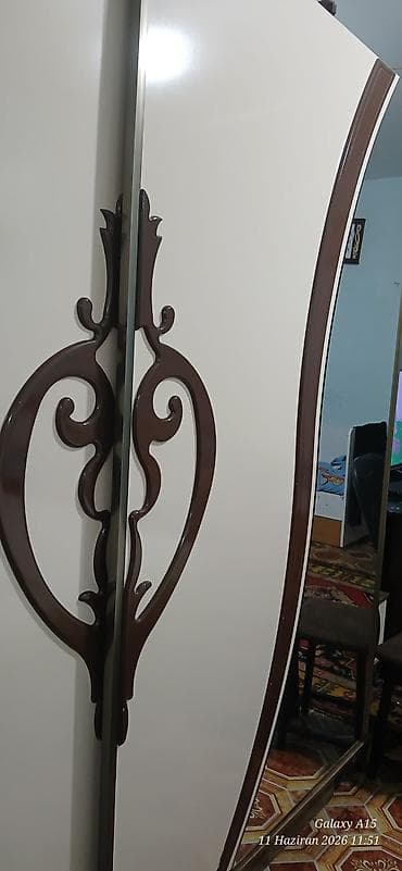 skaf: İşlənmiş, 2 qapılı, Güzgülü, Bej, Taxta, Kupe, Düz dolab — 3