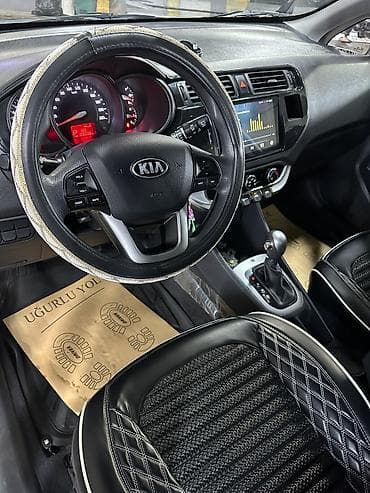 kia rio start stop: Kia Rio hatchback – ağ rəng, şəhər üçün ideal kompakt model. Texniki — 5