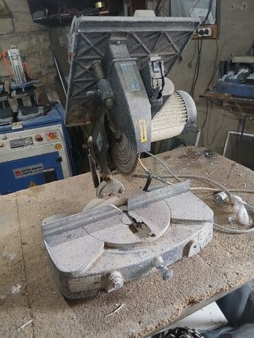Özçelik uqlarez satılır.tam işlək vəziyyətdədi.bircə qulpu