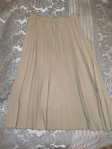 Qadın ətəkləri seti - Bej rəngli pliseli ətək: dizdən aşağı uzunluq