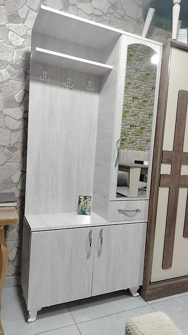 şifanerler: 1 qapı, Güzgülü, Ağ, Digər material, Açılan, Düz dolab — 1