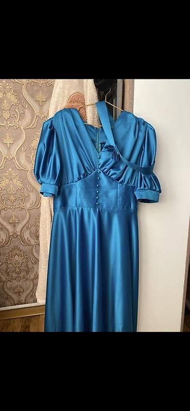 Mavi atlas parıltılı ziyafət geyimi - Parlaq mavi rəng, atlas — 1