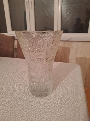 xrustal guldanlar: Bir vaza, Xrustal — 1