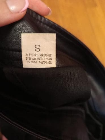 Ətəklər: Qara dəri mini ətək - Model: A-kəsim, beldən oturan, mini uzunluq - — 2