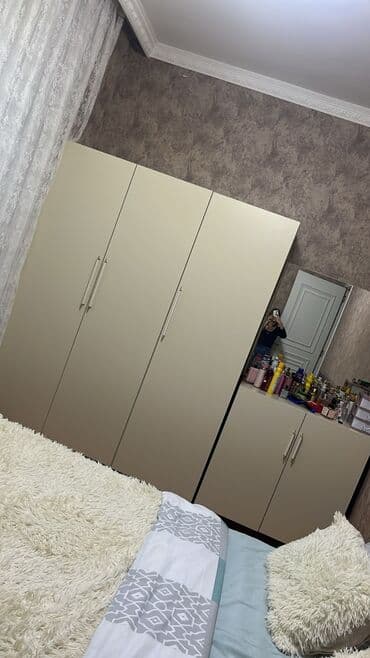 трюмо: Qarderob, paltar dolabı — 1