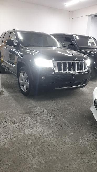 Jeep Grand Cherokee: 3.6 l | 2011 il 276000 km Ofrouder/SUV