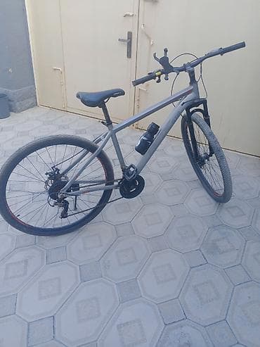 Normal veziyettedir teker yeni deyisilib. BMX GTR. Whatsappla elaqe