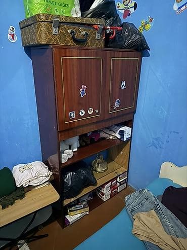 Кресла: Hamısı birlikdə 150 manat. Divan yaxşı deyil, ancaq diyərləri — 7