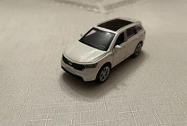 mozaika oyuncaq: Məhsul: KIA Sorento miniatür model avtomobil - Korpus: ağ rəngli — 1
