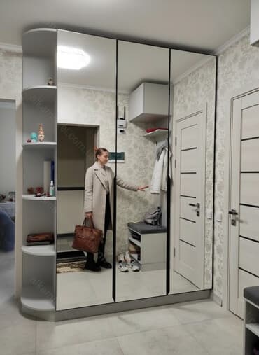 Kupe, Düz dolab, Dəhliz dolabı