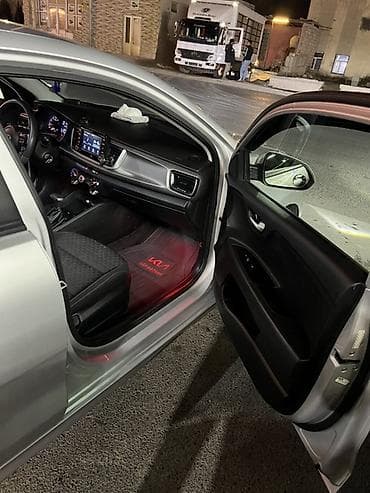 kia rio satilir: Kia Rio: 1.6 l | 2020 il Sedan — 8