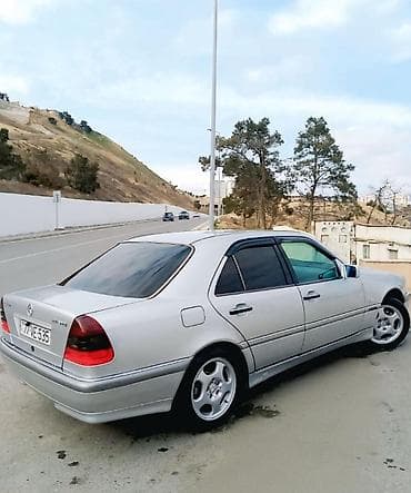 disk teker mercedes: Mercedes-Benz C 200: 2 l | 2000 il Sedan — 2