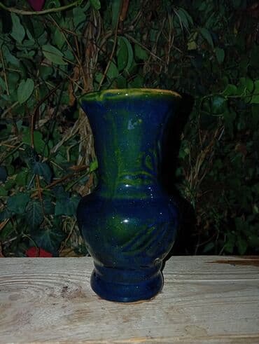 demir gul qablari: Bir vaza, Keramika — 1