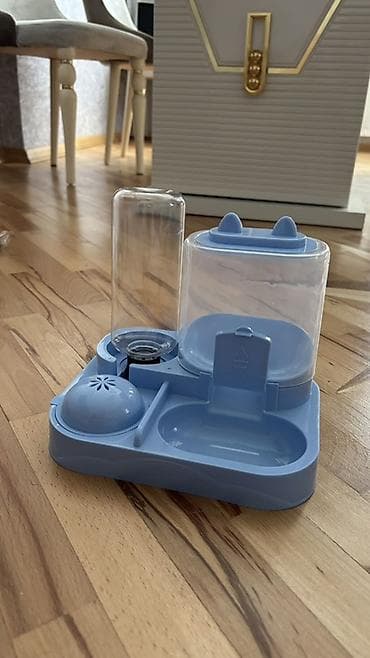 Ev heyvanları üçün 3-ü 1-də avtomatik yem və su stendi - Material