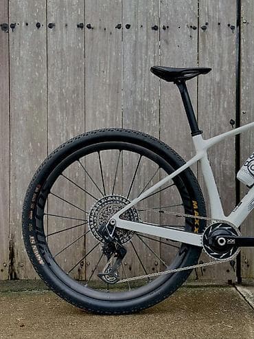 velosiped 26: Scott markalı gravel/dağ tipli velosiped. Ağ rəngli yüngül və — 4