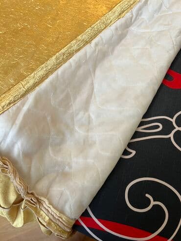 evde qal wekiller: Yataq örtüyü — 3