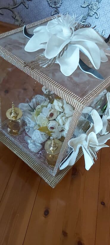 xonca şəkilləri: Nabat xoncasi. Şəffaf materialdan hazırlanmış, zərif qızılı rəngli — 4