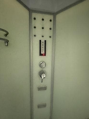 dus kabina satiram: Üstü qapalı kabina, Künc üçün — 3