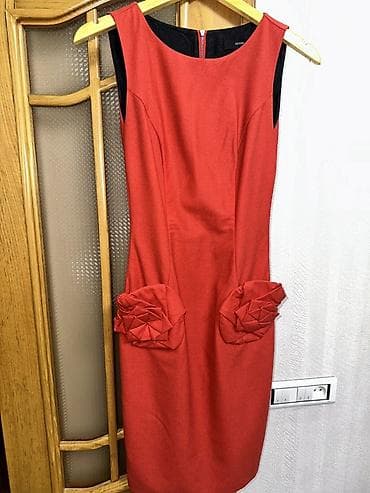 yun don: Qırmızı qolsuz qələm don Marka: Roman Bədən: 36 - Kəsim: Dizə qədər — 2