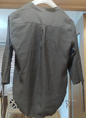 Qadın köynəyi – qara rəngdə, rahat gündəlik model. - Yaxası: mandarin